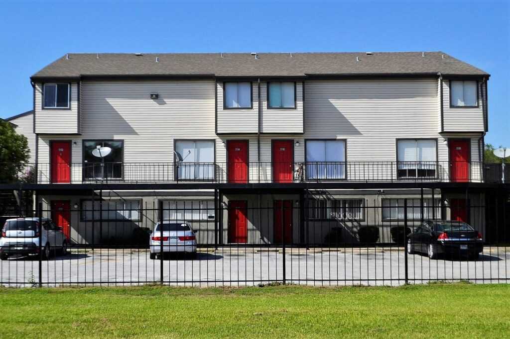 apartment complex, houston texas, town house, red, real-estate, gate, black gate, grass, building, property, gated, secured, security gate, residential, sky, windows, home, housing, estate, real, rent, residence, apartment, house, urban, exterior, modern, structure, architecture, construction, digs, nature, dwelling, habitation, lodgment, quarter, roof, shelter, sheltering